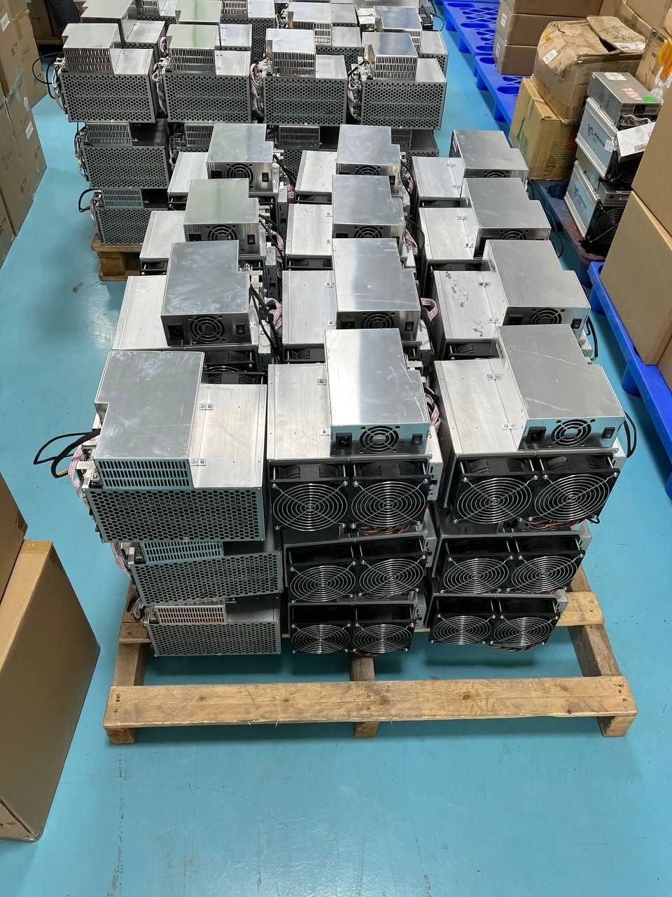 Bitmain AntMiner S9 Bitcoin Miner 14th/
S
bitmain AntMiner