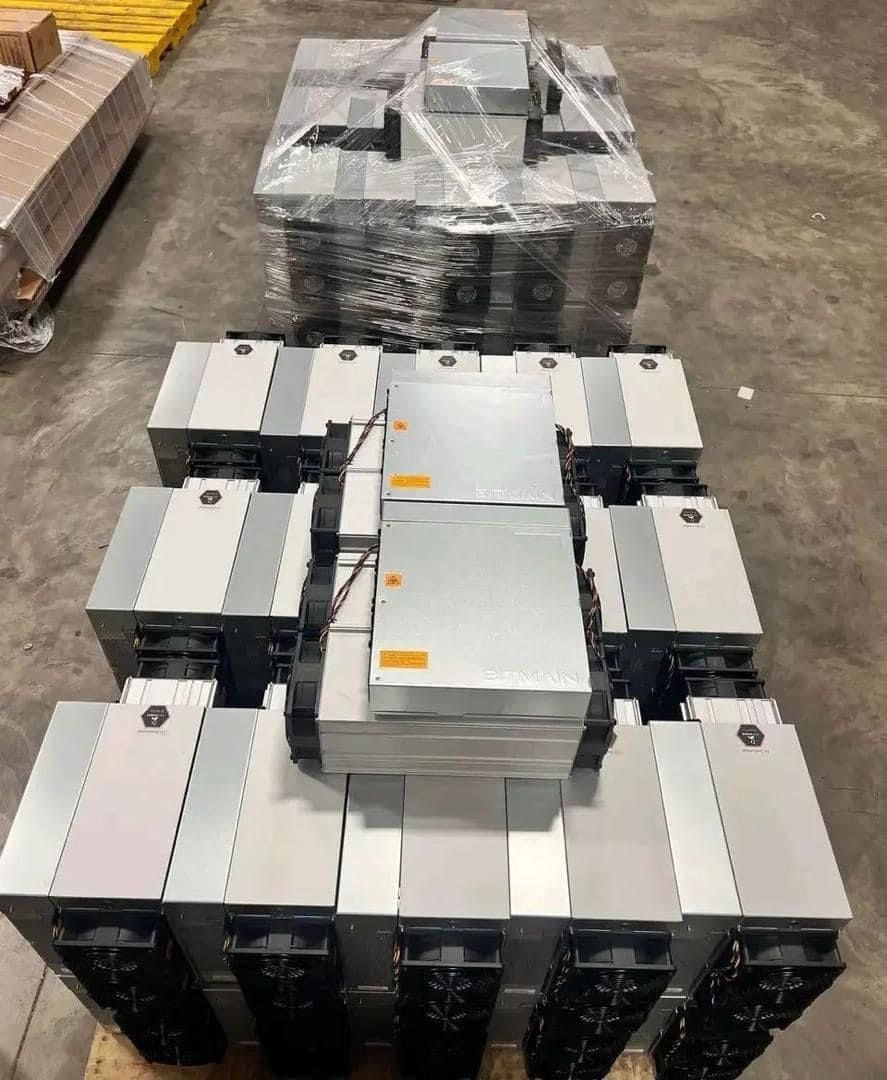 Bitmain AntMiner S9 Bitcoin Miner 14th/
S
bitmain AntMiner
